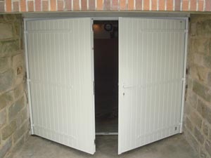 Portes de garage battantes